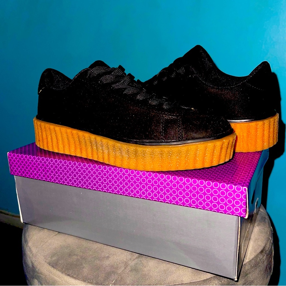 Brand New Sneakers 🖤